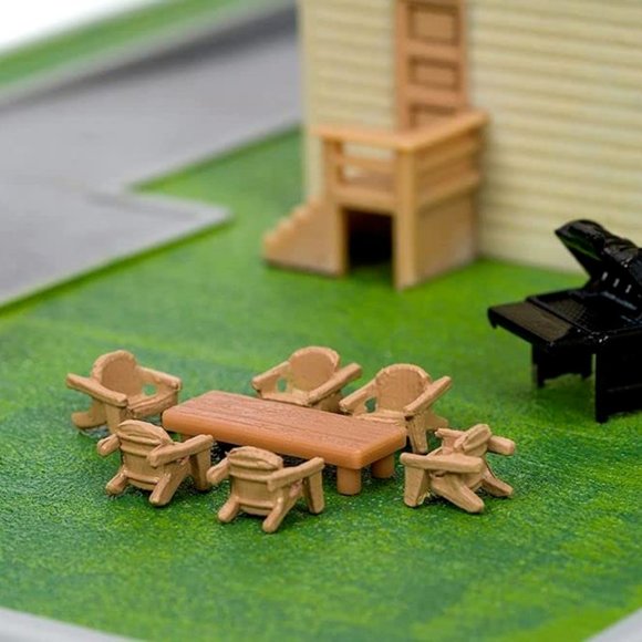 Jada Fast & Furious Nano: Toretto House Diorama Set with 2 Cars & Accessories - Picture 5 of 8